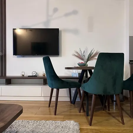 Woodland Strawberry - Titova