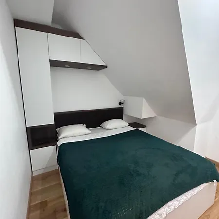 Woodland Strawberry In Titova - Appartement
