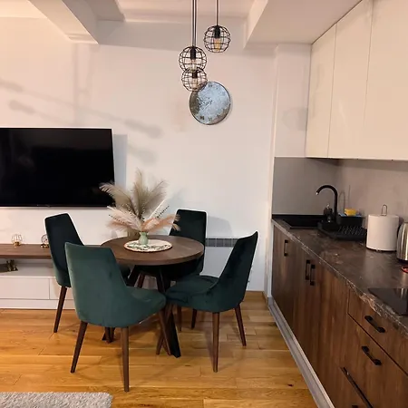 Woodland Strawberry - Titova *