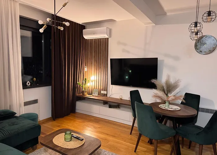 아파트 Woodland Strawberry - Titova